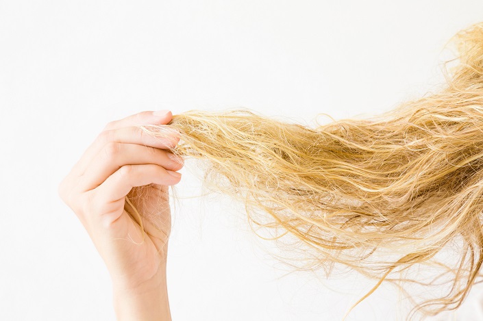Frizzy straight hair: how to make hair sleek and smooth | John Frieda
