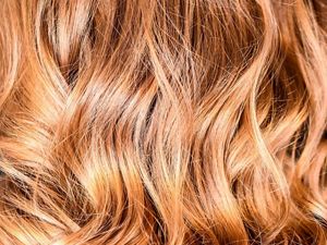 4D Hair Color Is the Secret to Highlights That Look Unbelievably Natural   Glamour