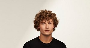 133662_JF_2026_New_Website_ProductCollectionPage_StillImages_CURLS_Desktop_11920x1018px_model_will