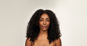 133662_JF_2026_New_Website_ProductCollectionPage_StillImages_CURLS_Desktop_1920x1018px_model_Amina