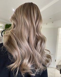 Ashy beige blonde sombré hair