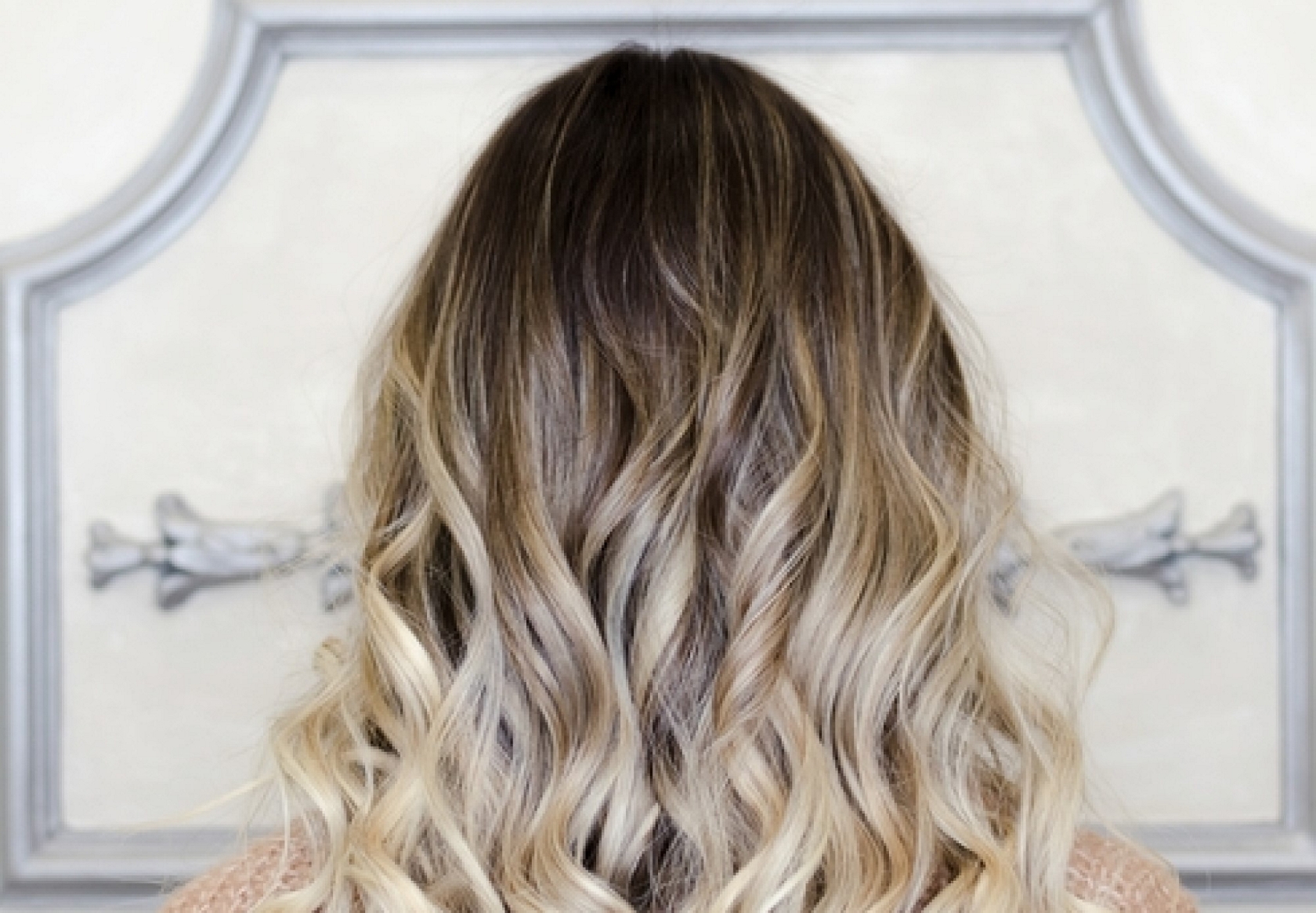 The Ultimate Guide: Dyeing Your Hair Silver or Grey at Home - Wonder Forest