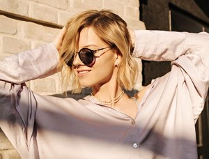 Blonde woman with a short, choppy bob with plenty of layers