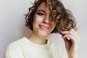55 Medium Bob Haircuts to Embrace: The One Mid-Length Bob for You | Bob  hairstyles for thick, Medium bob haircut, Blonde bob hairstyles