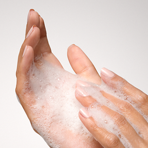 Lifestyle_01_MA_KS_Text_Skin_SensSh1